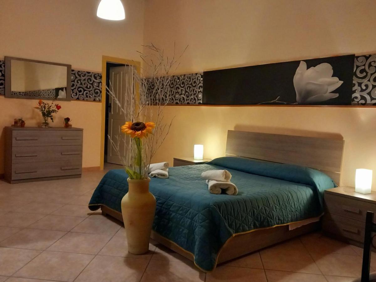 Villa Laura Apartment Giardini Naxos Eksteriør bilde