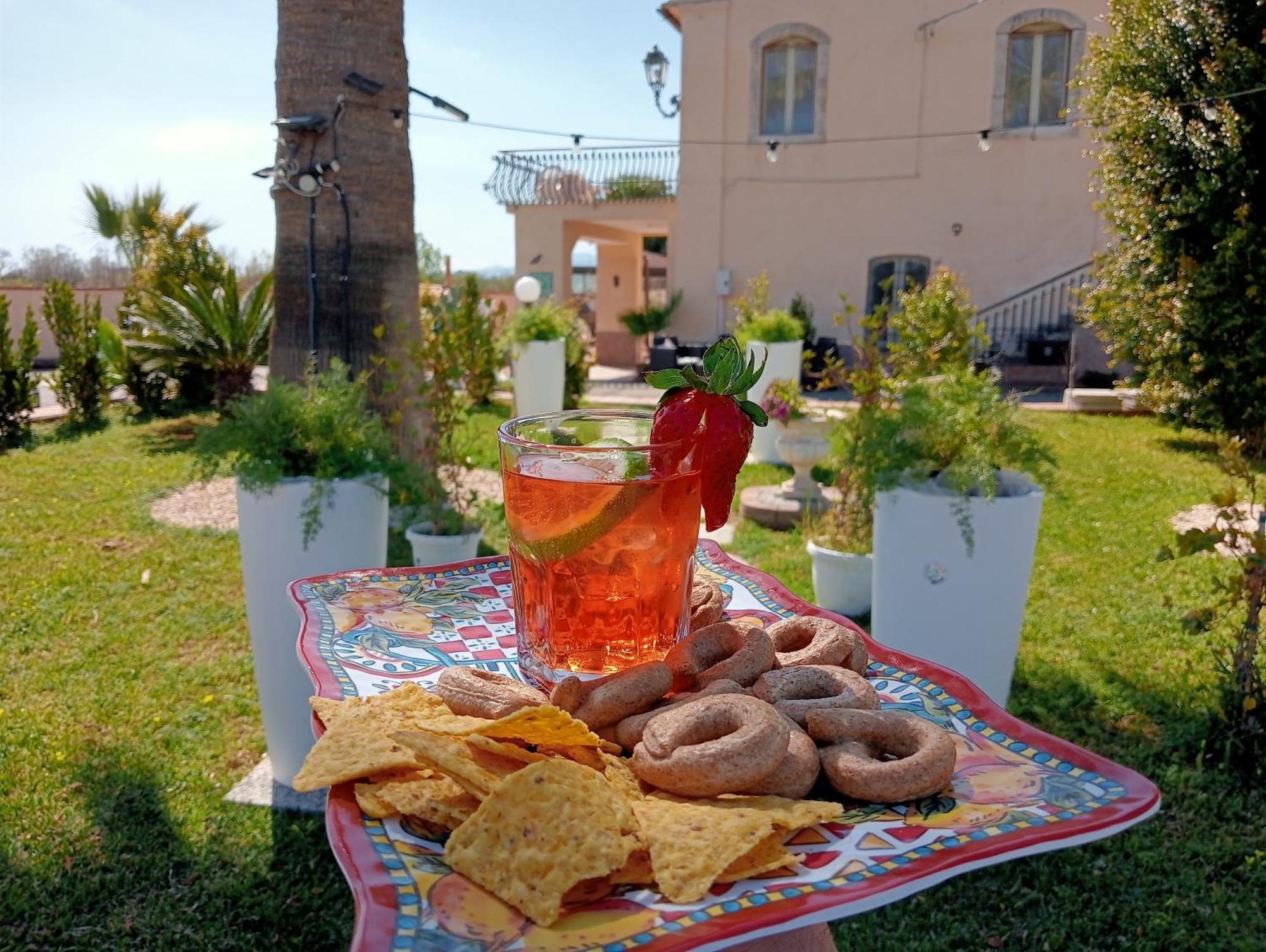 Villa Laura Apartment Giardini Naxos Eksteriør bilde